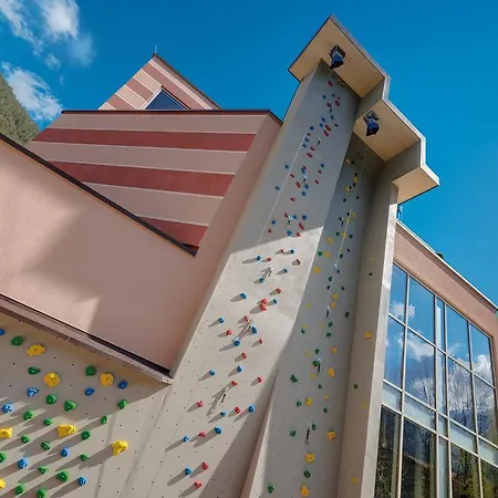 Отель Wellnessresidenz Alpenrose 4*