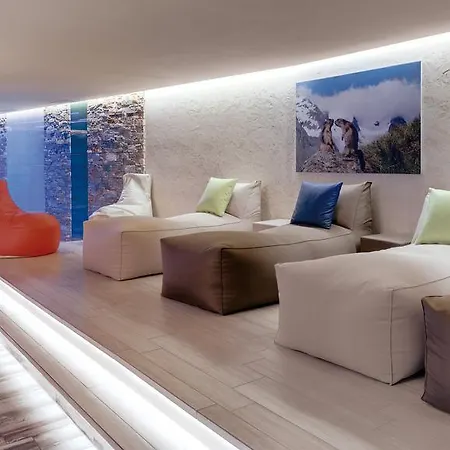 Отель Wellnessresidenz Alpenrose 4*